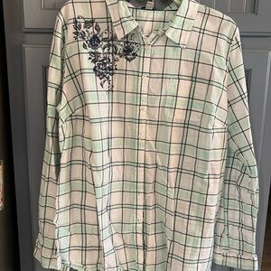 Lady’s KimRoger Button up shirt